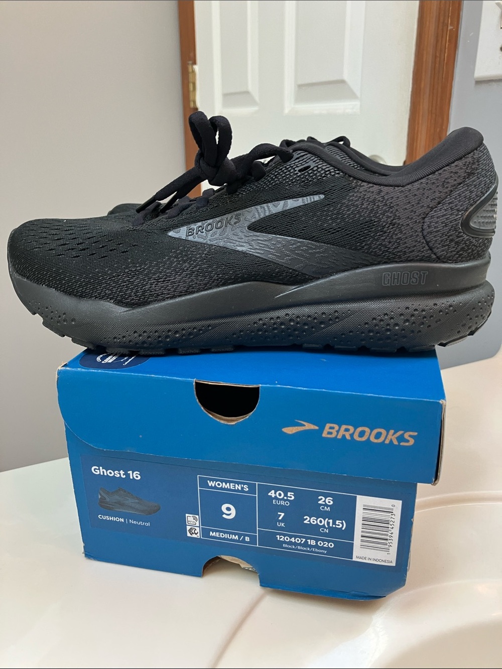 Brooks Women's Ghost 16 Size 9 Medium Black/Black Brand New (Retail $140) - Picture 4 of 6